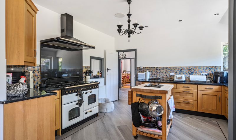 Longdown Road, Epsom, KT17
