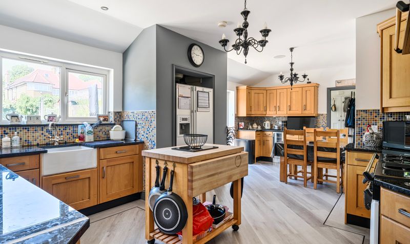 Longdown Road, Epsom, KT17