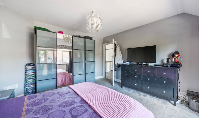 Longdown Road, Epsom, KT17