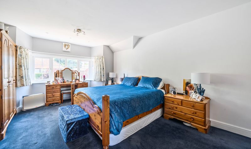 Longdown Road, Epsom, KT17