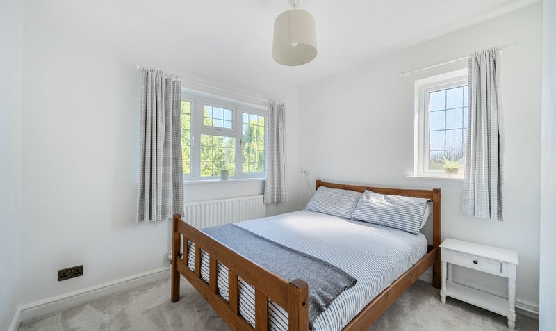 The Crescent, Epsom, KT18