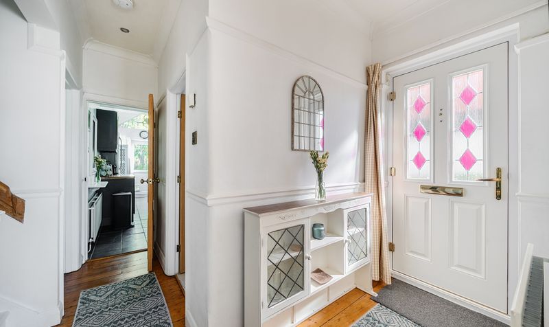 The Crescent, Epsom, KT18