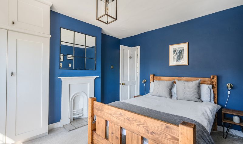 The Crescent, Epsom, KT18