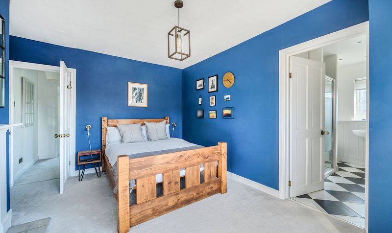 The Crescent, Epsom, KT18