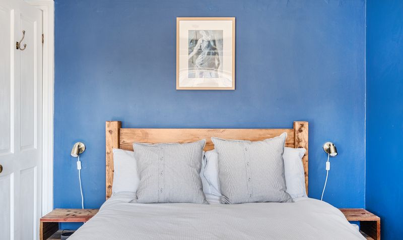 The Crescent, Epsom, KT18