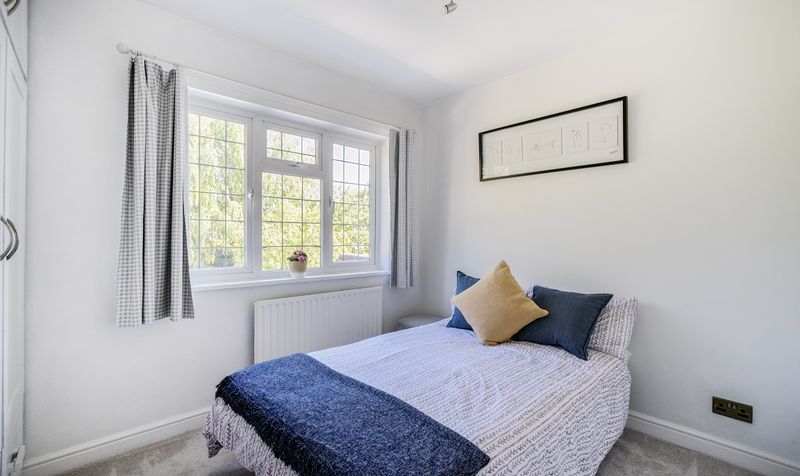 The Crescent, Epsom, KT18