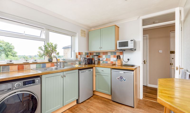 2 Bedroom Apartment For Sale – Tudor Court, Hitchin, SG5 2