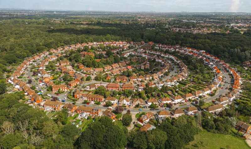The Crescent, Epsom, KT18