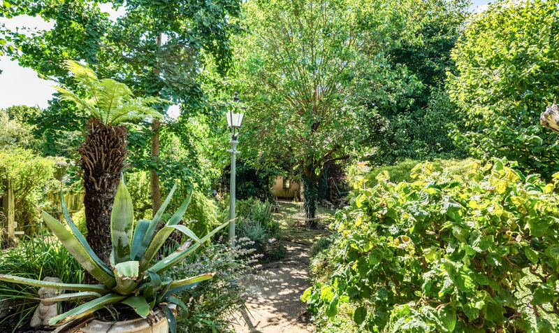 Park Hill Road, Epsom, KT17