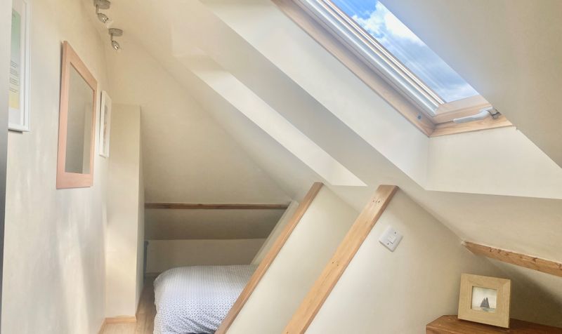 The Crescent, Epsom, KT18