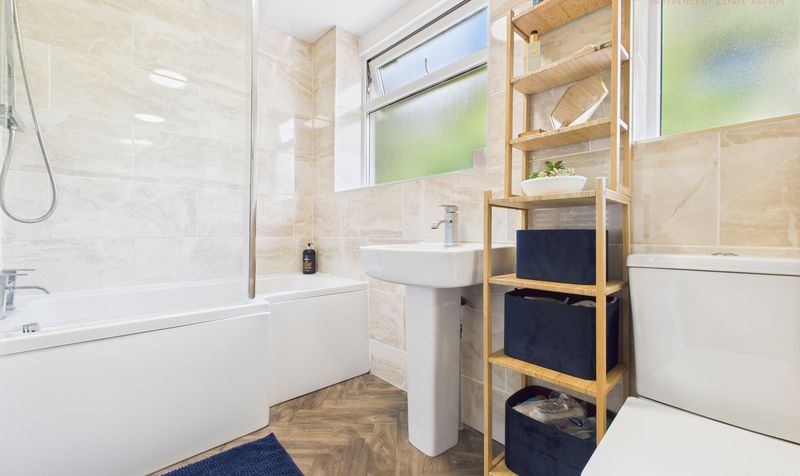 Lansdowne Grove, Chester, CH4