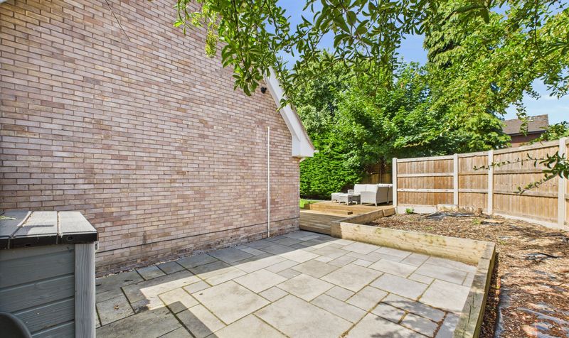 Lansdowne Grove, Chester, CH4