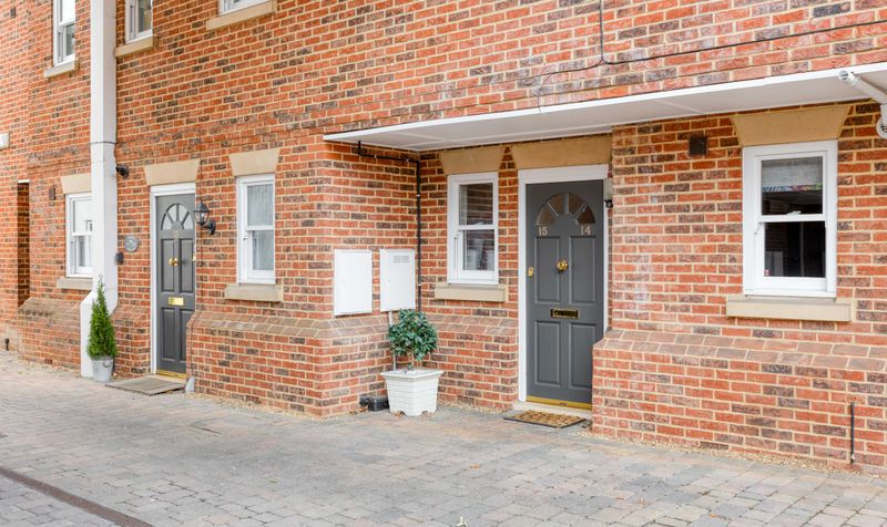 2 Bedroom Apartment For Sale – 15 Wallace Court Bancroft Hitchin SG5 1LN