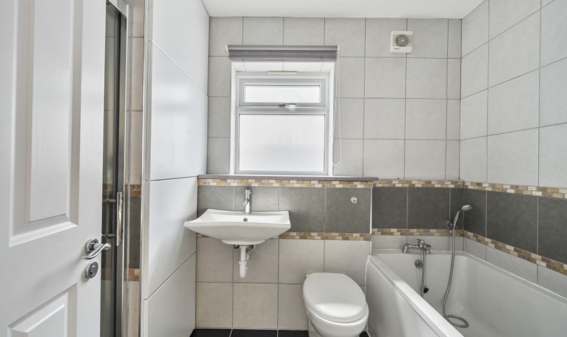 Eastdean Avenue, Epsom, KT18
