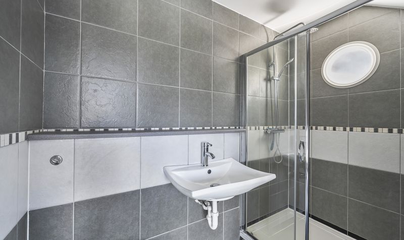 Eastdean Avenue, Epsom, KT18