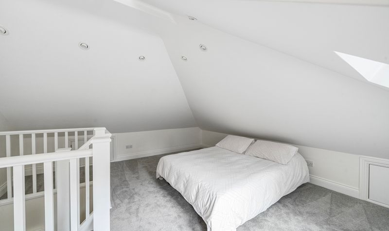 Lane End, Epsom, KT18