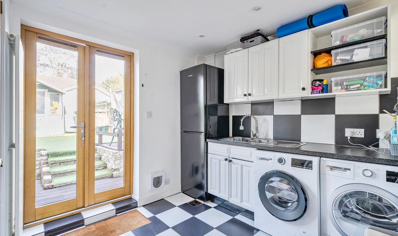 Crampshaw Lane, Ashtead, KT21