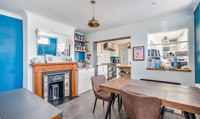 Crampshaw Lane, Ashtead, KT21