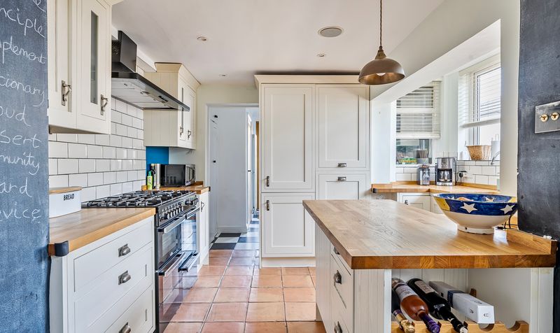 Crampshaw Lane, Ashtead, KT21
