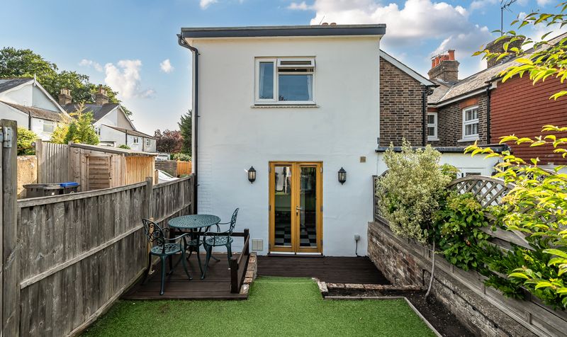 Crampshaw Lane, Ashtead, KT21
