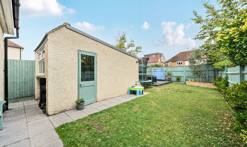 Oakhurst Road, Epsom, KT19