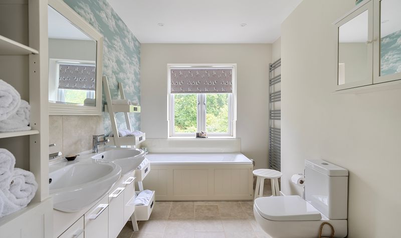 Longdown Lane South, Epsom, KT17