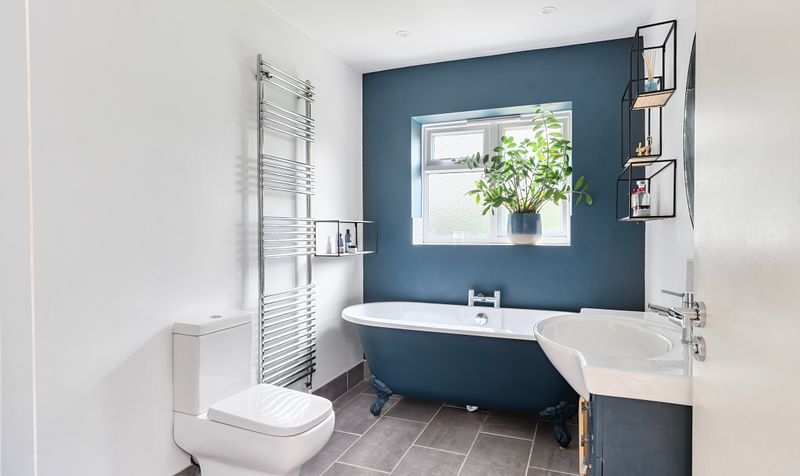 Longdown Lane South, Epsom, KT17