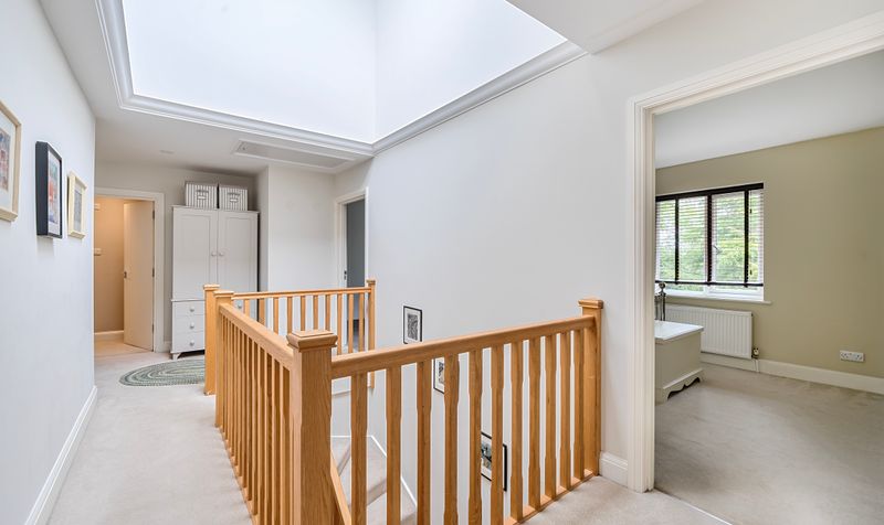 Longdown Lane South, Epsom, KT17