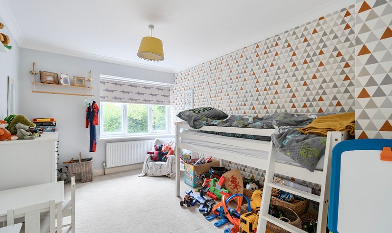 Longdown Lane South, Epsom, KT17