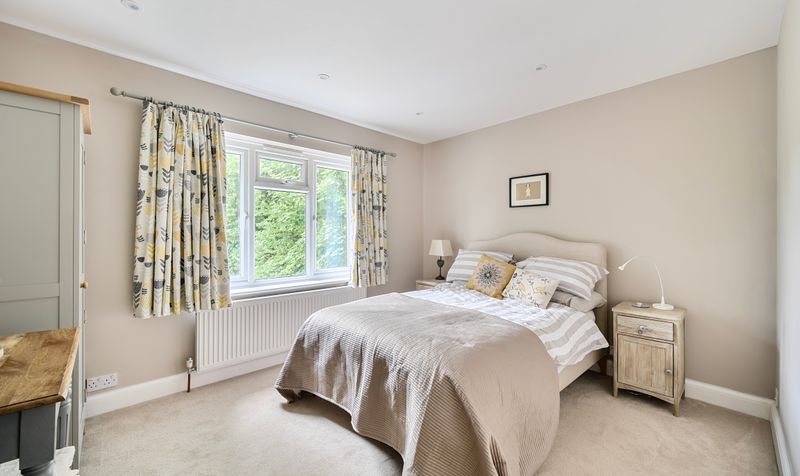 Longdown Lane South, Epsom, KT17