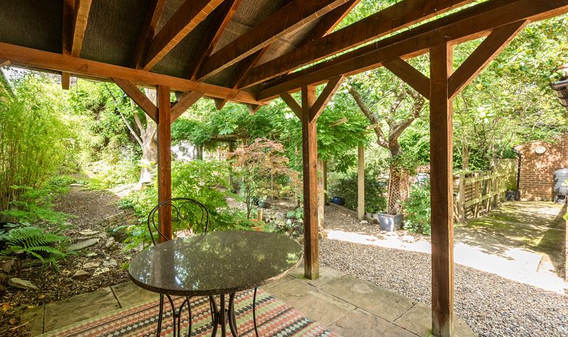 Longdown Lane South, Epsom, KT17
