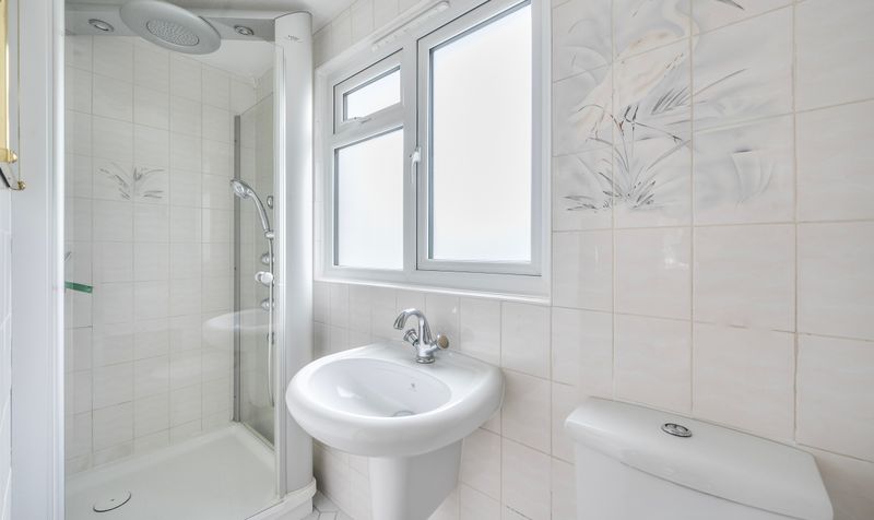Roebuck Close, Ashtead, KT21