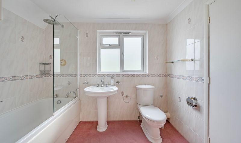 Roebuck Close, Ashtead, KT21