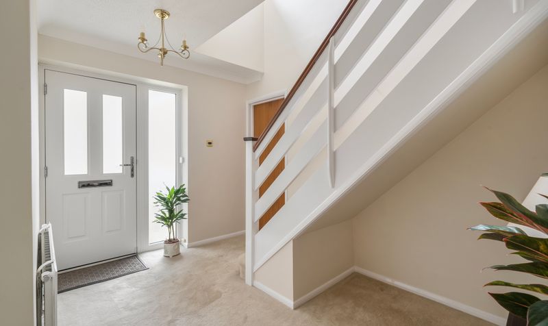 Roebuck Close, Ashtead, KT21
