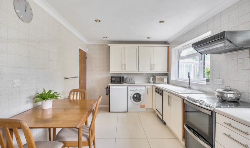 Roebuck Close, Ashtead, KT21