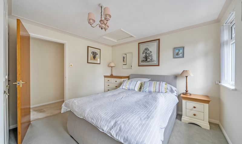 Roebuck Close, Ashtead, KT21