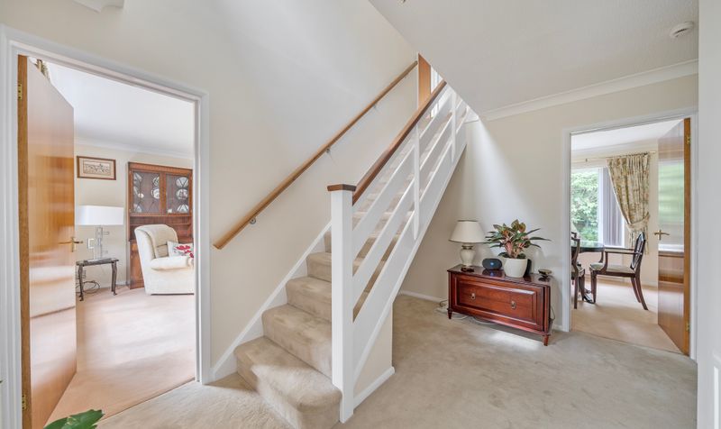 Roebuck Close, Ashtead, KT21