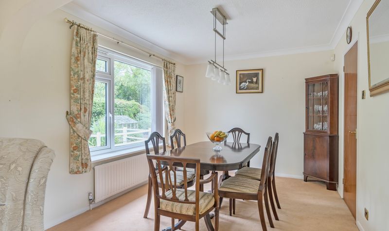Roebuck Close, Ashtead, KT21