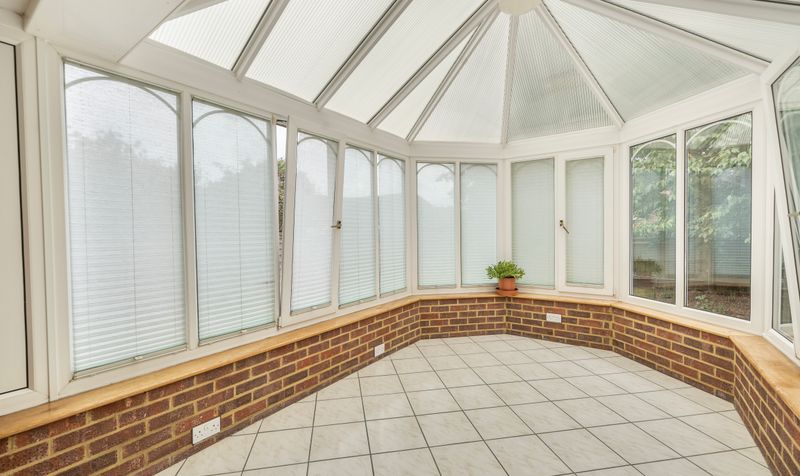 Roebuck Close, Ashtead, KT21