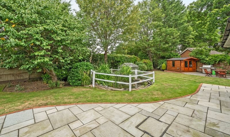 Roebuck Close, Ashtead, KT21