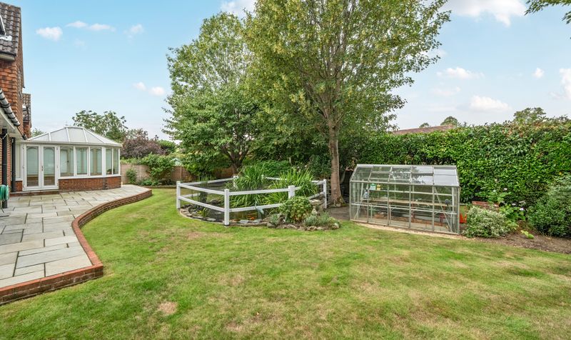 Roebuck Close, Ashtead, KT21