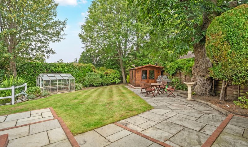 Roebuck Close, Ashtead, KT21