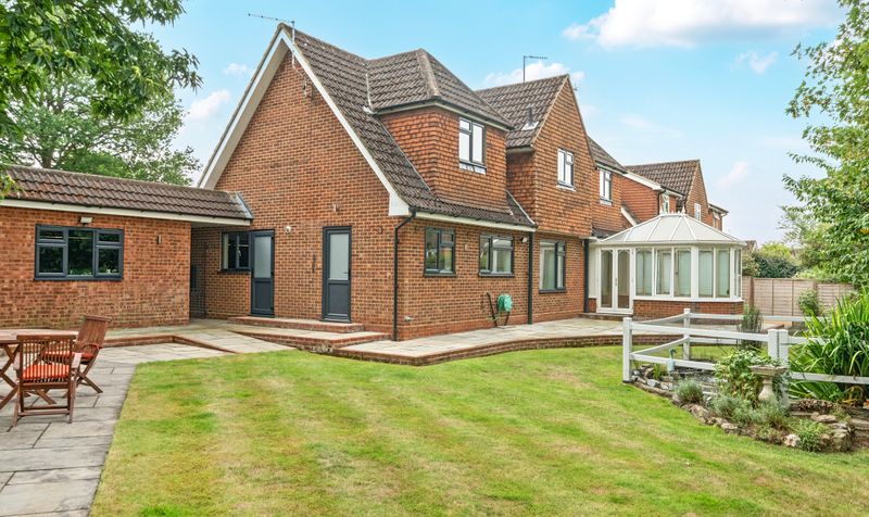 Roebuck Close, Ashtead, KT21