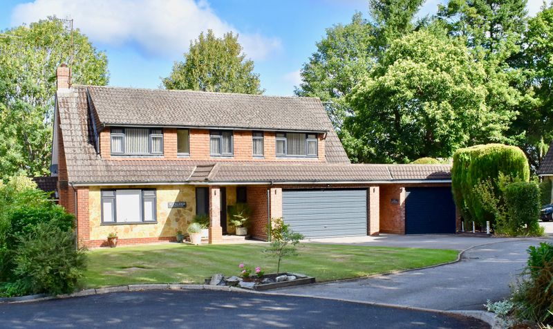 Roebuck Close, Ashtead, KT21