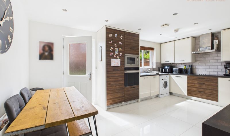 Brigadier Close, Saighton, CH3
