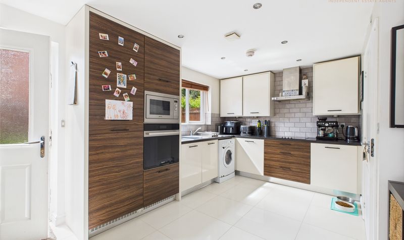 Brigadier Close, Saighton, CH3