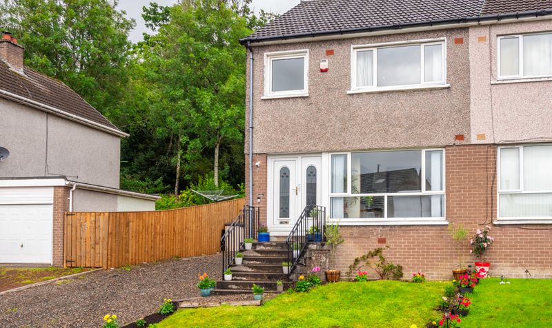 7 Kirkland Avenue, Blanefield