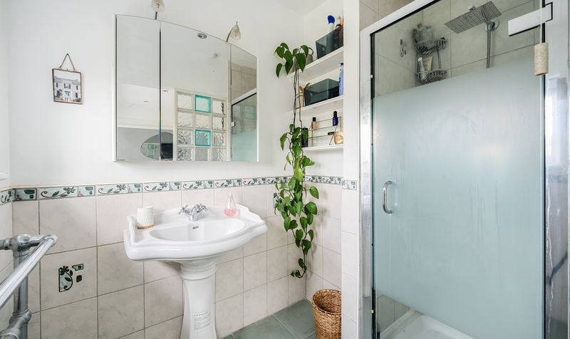 Whitehorse Drive, Epsom, KT18