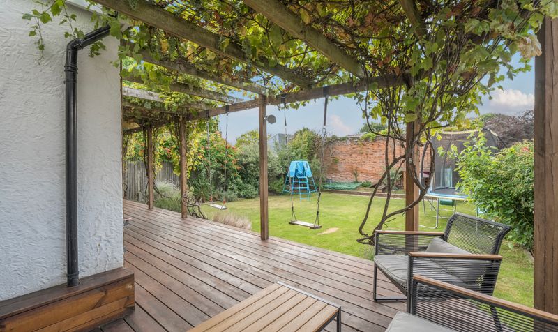 Whitehorse Drive, Epsom, KT18