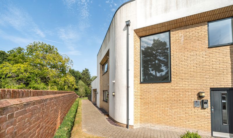 Court Lane, Oaks View Court Lane, KT19